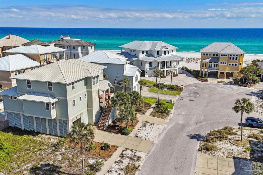 *Sandy Crab Horizon* is a dream beach retreat! With its inviting - Beach Home for sale in Pensacola Beach, Florida on Beachhouse.com