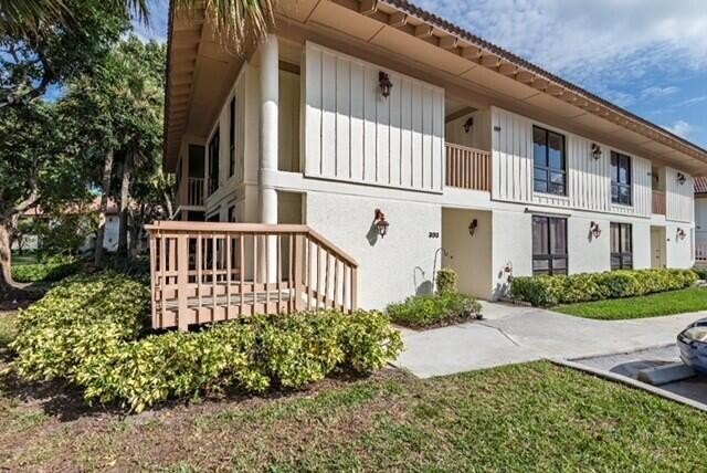Beautifully renovated 2 Bed 2 Bath second floor condo in - Beach Condo for sale in Palm Beach Gardens, Florida on Beachhouse.com