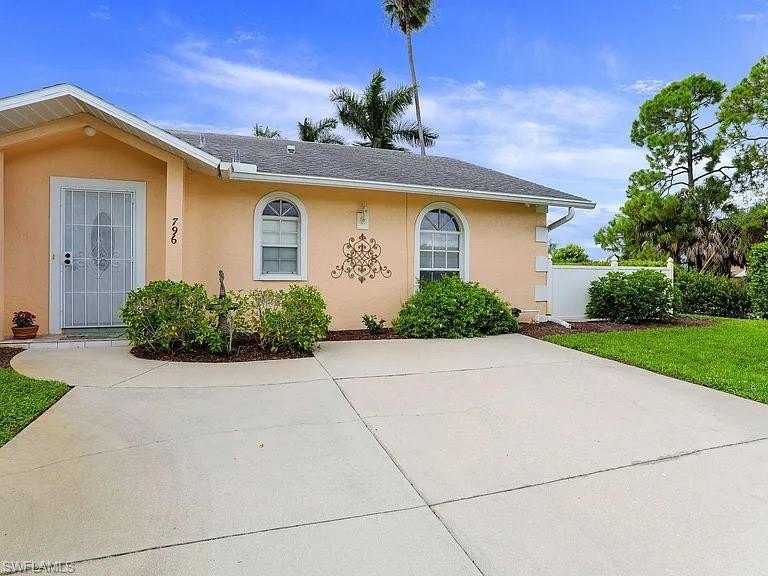 Rare investment opportunity or ideal beach retreat in the heart - Beach Townhome/Townhouse for sale in Naples, Florida on Beachhouse.com