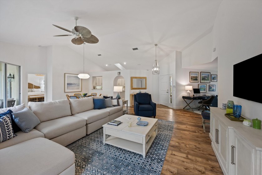 Beautifully renovated Breakers West home with ''Serena & Lily'' - Beach Home for sale in West Palm Beach, Florida on Beachhouse.com