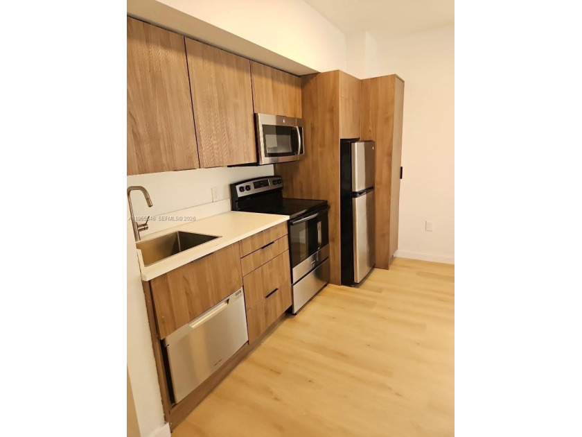 Spacious and well-maintained 1-bedroom, 1-bath residence in a - Beach Condo for sale in Miami Beach, Florida on Beachhouse.com