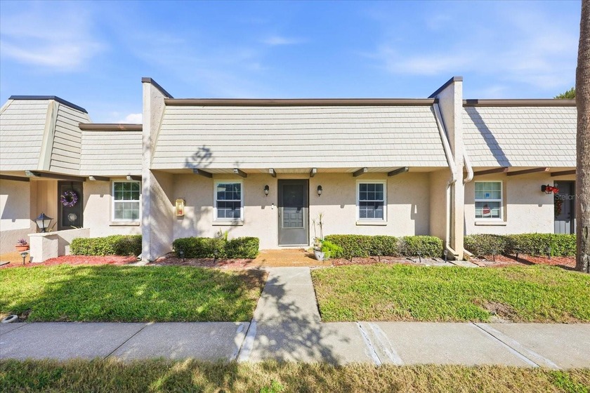 This 2 bedroom, 2 bathroom, one story condo/villa is located in - Beach Condo for sale in Seminole, Florida on Beachhouse.com