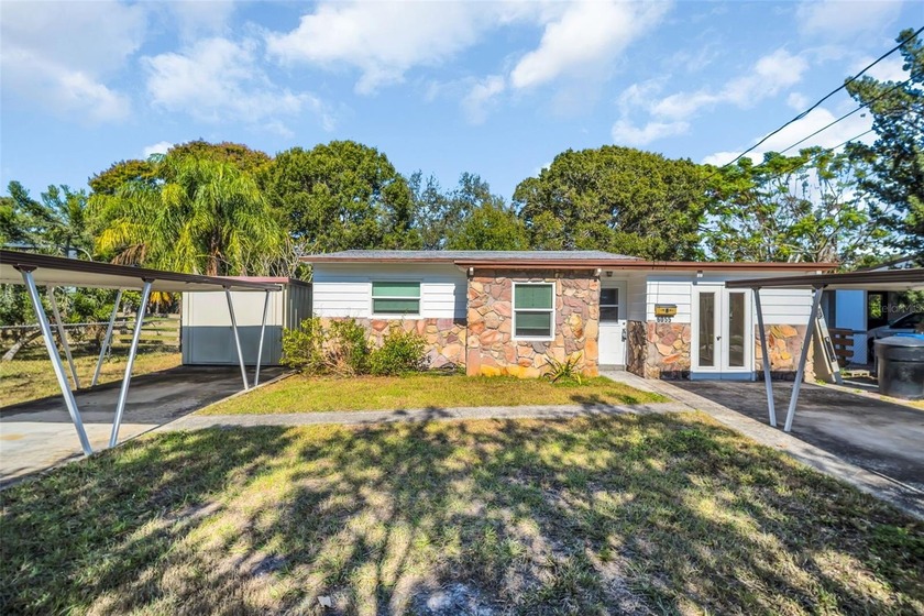 Welcome to this fully renovated 3-bedroom, 1-bathroom home in a - Beach Home for sale in St. Petersburg, Florida on Beachhouse.com