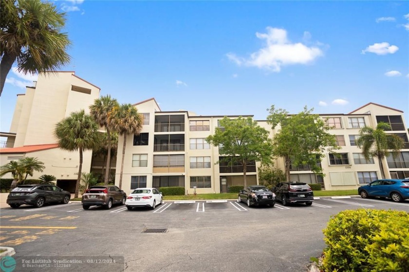 Welcome to your spacious sanctuary in Cypress Bend! This - Beach Condo for sale in Pompano Beach, Florida on Beachhouse.com