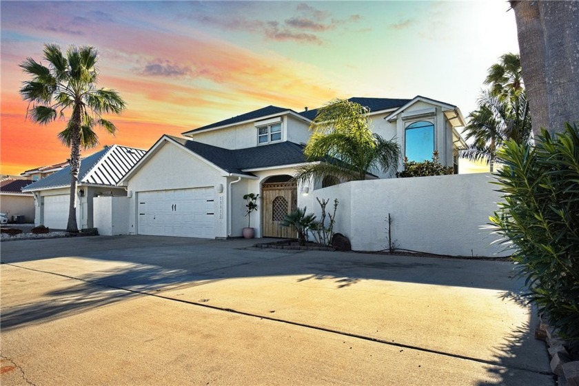 Stunning Waterfront Home with Pool! Situated on a prime canal - Beach Home for sale in Corpus Christi, Texas on Beachhouse.com