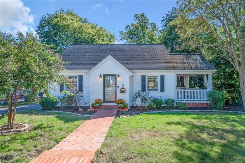 Waterfront hidden jewel in Smithfield! This adorable renovated 2 - Beach Home for sale in Smithfield, Virginia on Beachhouse.com