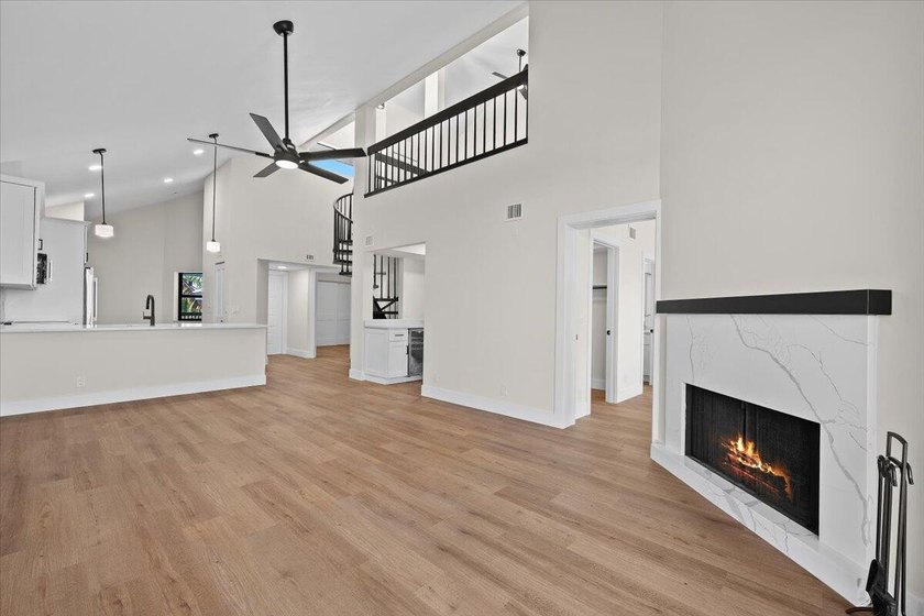 Welcome to Bay Colony, a premier intracoastal community in the - Beach Condo for sale in Juno Beach, Florida on Beachhouse.com