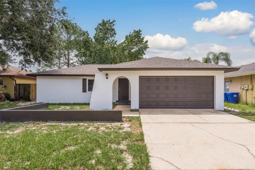 Welcome to your dream home in beautiful Palm Harbor! This - Beach Home for sale in Palm Harbor, Florida on Beachhouse.com