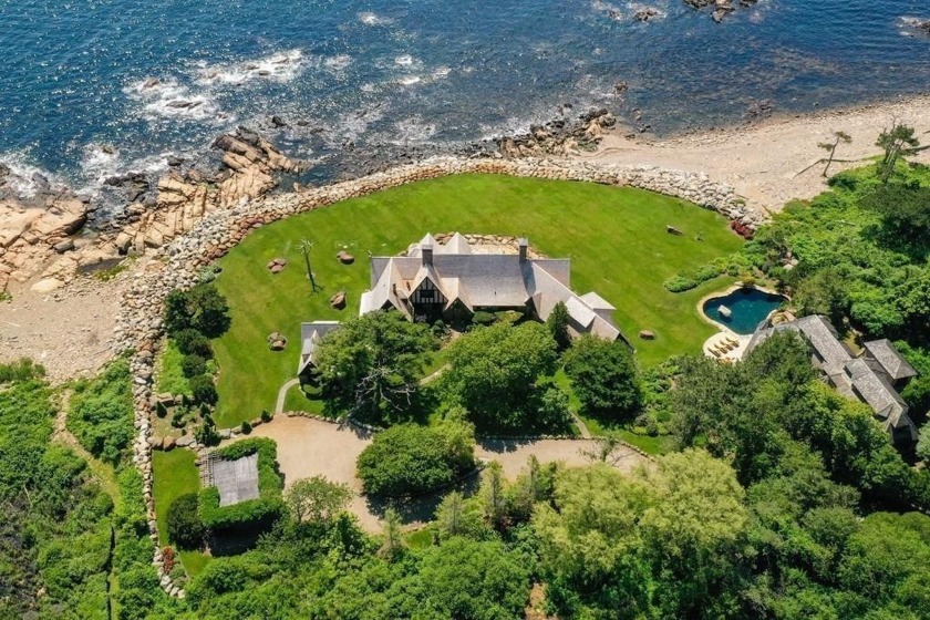 Killybracken, an enchanting estate with expansive lawns and lush - Beach Home for sale in Gloucester, Massachusetts on Beachhouse.com
