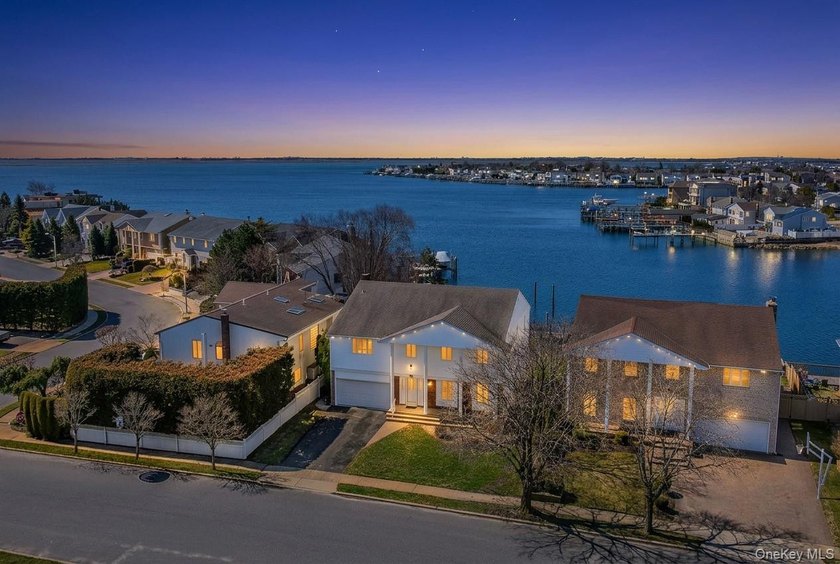 Welcome to your dream waterfront escape, where the canal - Beach Home for sale in Bellmore, New York on Beachhouse.com