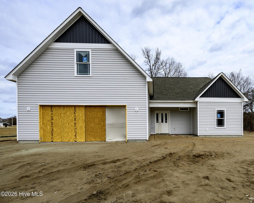 Welcome to a rare opportunity to create your next chapter in the - Beach Home for sale in New Bern, North Carolina on Beachhouse.com