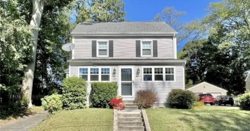 Beautifully maintained 3 bedroom, 1 full and 1 half bath home in - Beach Home for sale in West Haven, Connecticut on Beachhouse.com