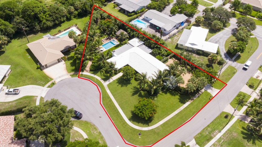 This is your opportunity to own this unique estate-style home ( - Beach Home for sale in North Palm Beach, Florida on Beachhouse.com
