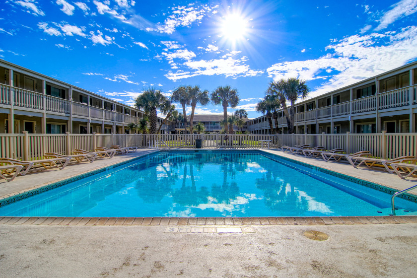 Fully remodeled condos! Large pool! Only a block to the beach - Beach Vacation Rentals in Port Aransas, Texas on Beachhouse.com