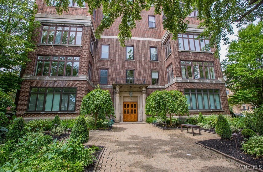 900 Delaware Ave is home to this sun drenched 3rd floor condo - Beach Condo for sale in Buffalo, New York on Beachhouse.com