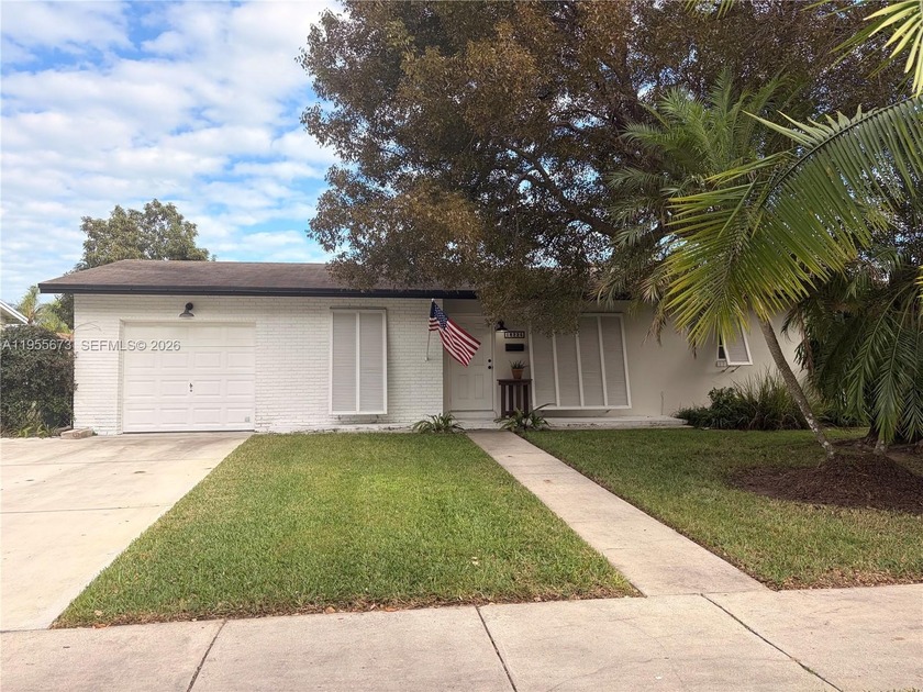 Welcome to this charming Palmetto Bay home, perfectly positioned - Beach Home for sale in Palmetto Bay, Florida on Beachhouse.com