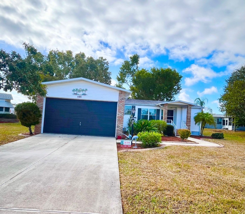 Looking for the perfect winter retreat or year-round home? This - Beach Home for sale in North Fort Myers, Florida on Beachhouse.com