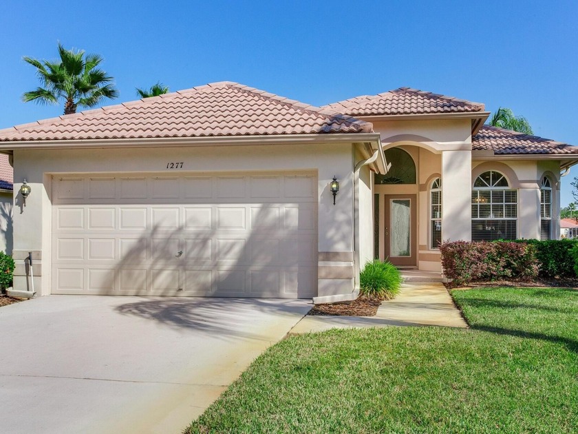 Welcome to Crescent Oaks Country Club, a premier gated golf - Beach Home for sale in Tarpon Springs, Florida on Beachhouse.com