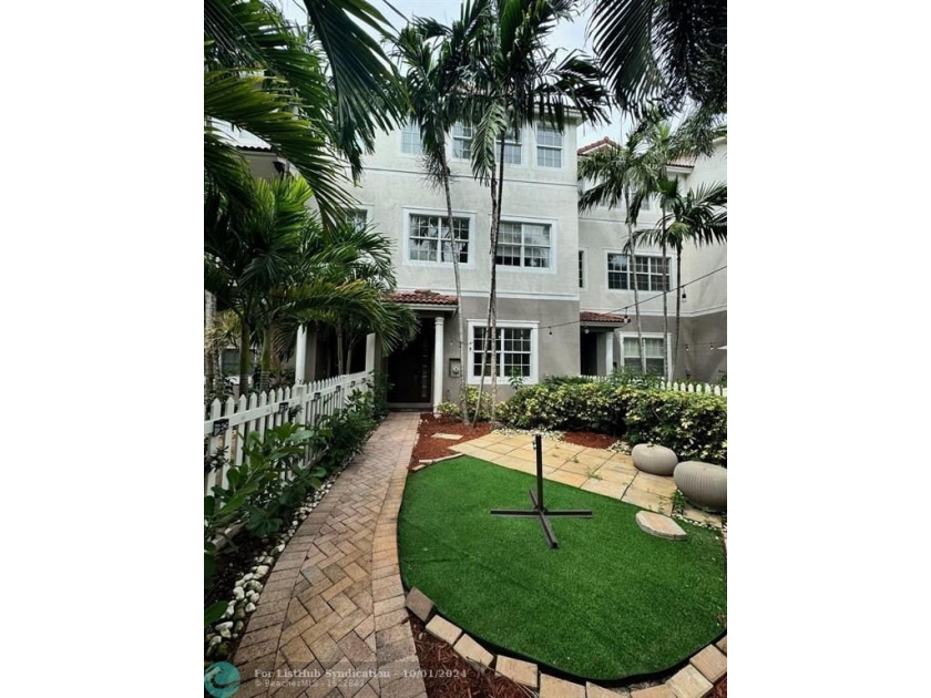 Beautiful Key West style Intracoastal Community townhomes. This - Beach Townhome/Townhouse for sale in Hypoluxo, Florida on Beachhouse.com