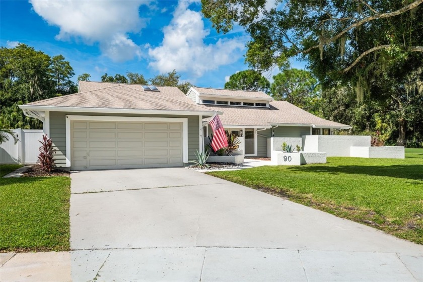 **Beautiful single story split floor plan at the end of a - Beach Home for sale in Oldsmar, Florida on Beachhouse.com