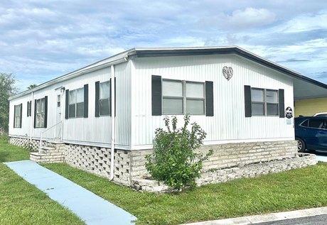 Inviting & Impressive 3 bedroom, 2 bath, 1288 Sq. Ft., 24x56 - Beach Home for sale in Pinellas Park, Florida on Beachhouse.com