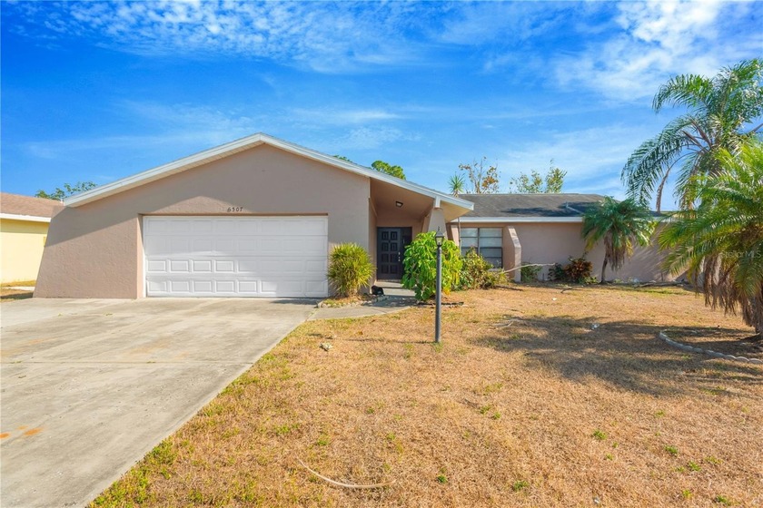 Investor special! This 3-bedroom, 2-bath home in the desirable - Beach Home for sale in Apollo Beach, Florida on Beachhouse.com