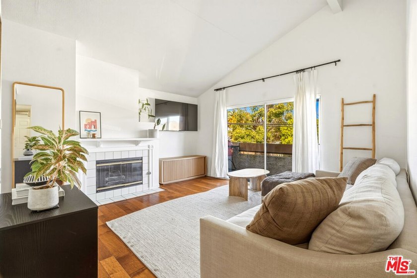 Welcome to your new home in the heart of Long Beach. This bright - Beach Condo for sale in Long Beach, California on Beachhouse.com