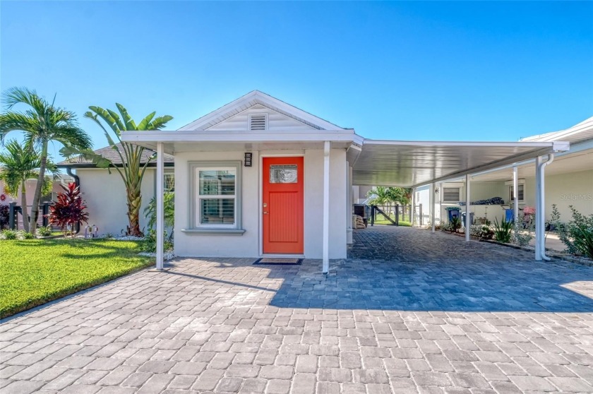 QUINTESSENTIAL BEACH COTTAGE, MERE STEPS TO THE BEAUTIFUL - Beach Home for sale in Redington Shores, Florida on Beachhouse.com