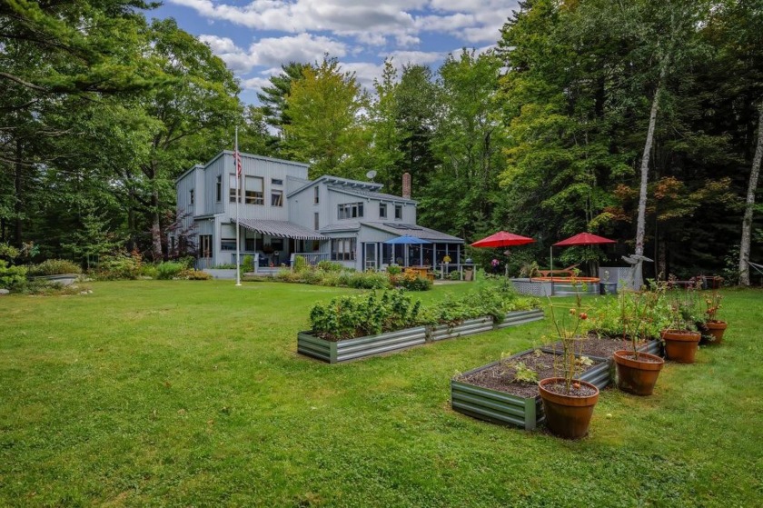 A Stone&#039;s Throw is tucked into the peaceful forest off the - Beach Home for sale in Mount Desert, Maine on Beachhouse.com