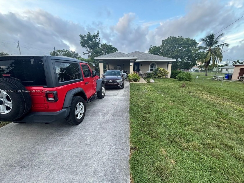 New Roof will be installed in 2 weeks. Don't miss this - Beach Home for sale in Hollywood, Florida on Beachhouse.com