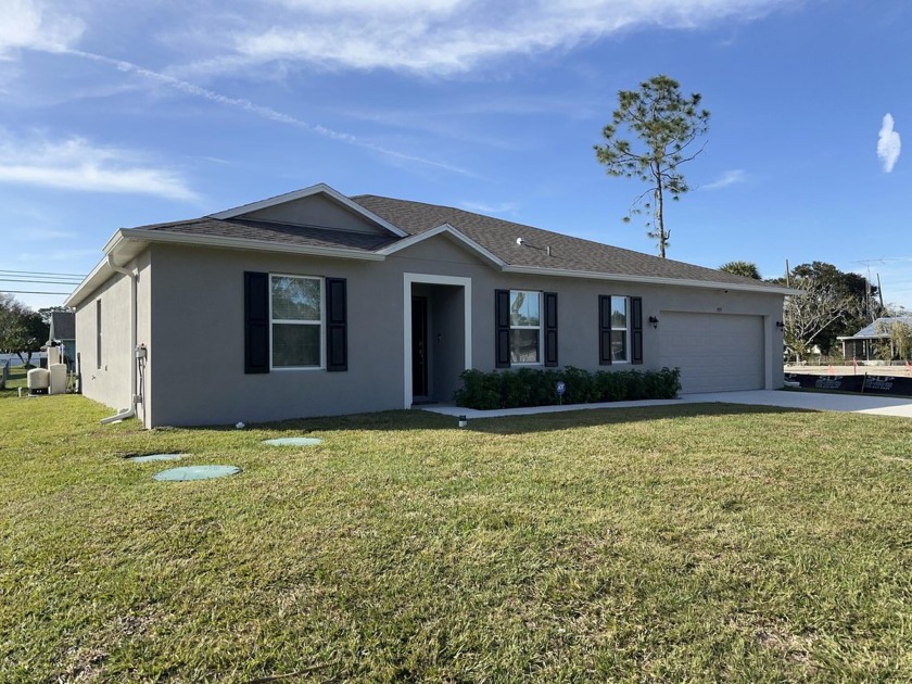 Motivated Owner come see this 4 bedroom, 2 bath, 2 car garage - Beach Home for sale in Vero Beach, Florida on Beachhouse.com