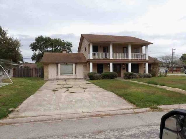 Property is available for online auction only. See Realty Bid - Beach Home for sale in Port Lavaca, Texas on Beachhouse.com