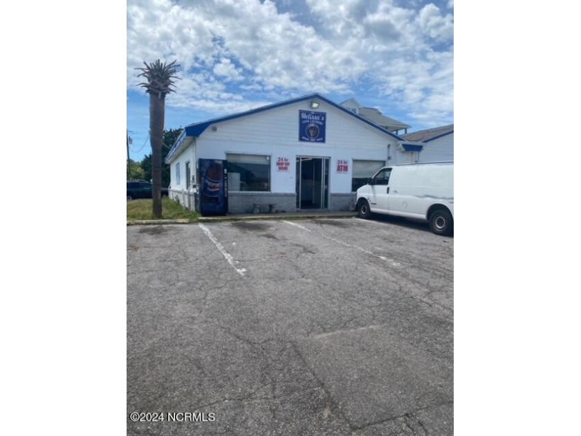 Investors and Developers!  Large 150' x 125' Lot in the heart of - Beach Commercial for sale in Carolina Beach, North Carolina on Beachhouse.com