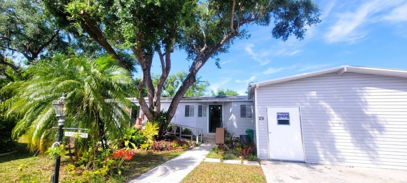 TURNKEY HOME / NATURE LOVERS PARADISE!!! + BIG YARD! 2B/2B 55+ - Beach Home for sale in Punta Gorda, Florida on Beachhouse.com