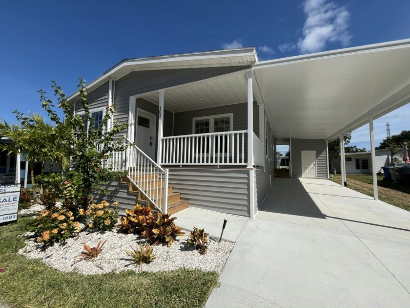 Brand new! This 3 bedroom, 2 bath home is just gorgeous with so - Beach Home for sale in Vero Beach, Florida on Beachhouse.com