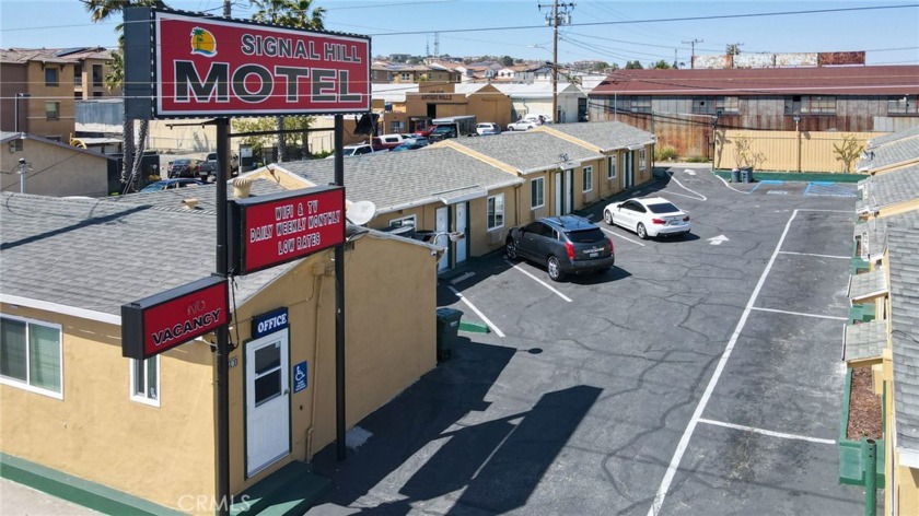 COMPLETELY REMODELED 16 UNIT MOTEL LOCATED IN SIGNAL HILL - Beach Commercial for sale in Signal Hill, California on Beachhouse.com