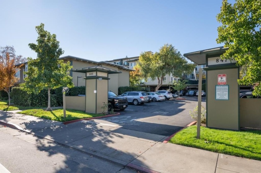 Top floor unit with skyline views and the Bay Bridge as your - Beach Condo for sale in San Mateo, California on Beachhouse.com