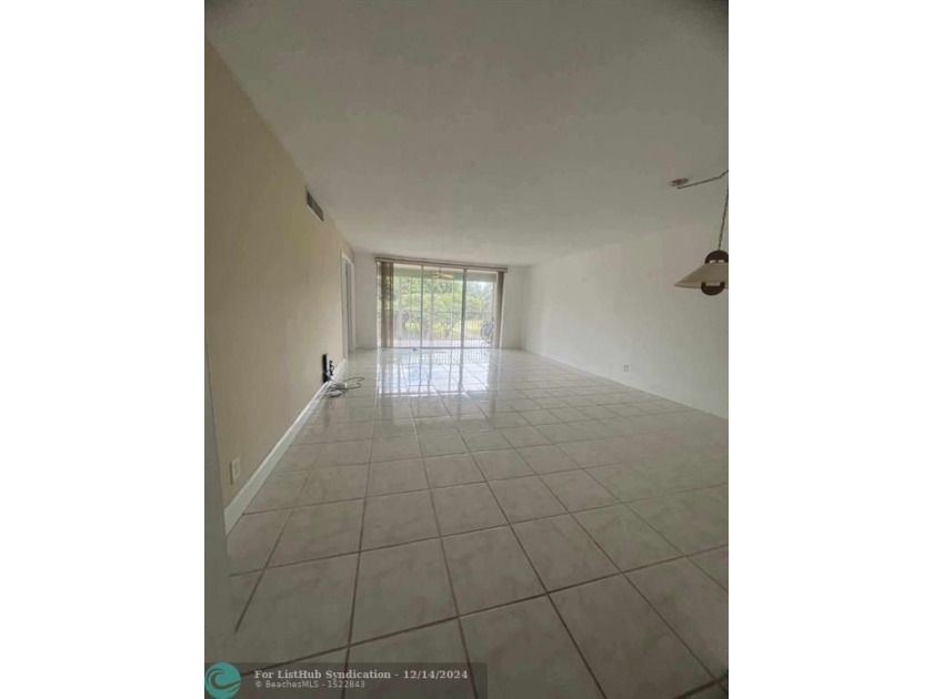 REDUCED TO SELL!, MOTIVATED SELLER ! This spacious stunningly - Beach Condo for sale in Pompano Beach, Florida on Beachhouse.com