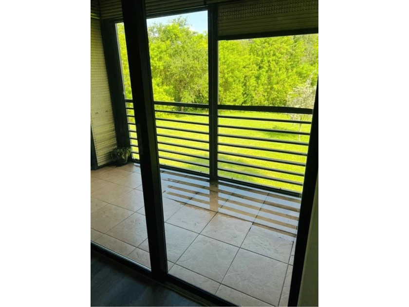 **ALL AGES WELCOME**   **OK TO LEASE**    **WASHER/DRYER INSIDE - Beach Condo for sale in Tamarac, Florida on Beachhouse.com