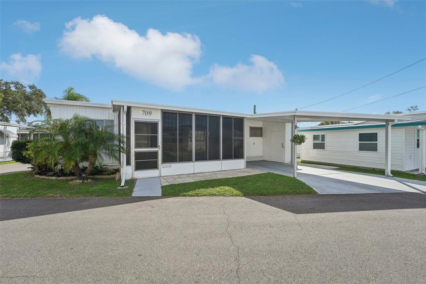 Beautiful 1bd 1bth Mobile Home Near The Beach! only $190 HOA 
 - Beach Home for sale in Clearwater, Florida on Beachhouse.com