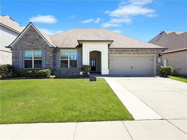 Charming 4 bed, 2 bath, with fenced yard and a great view of the - Beach Home for sale in Slidell, Louisiana on Beachhouse.com