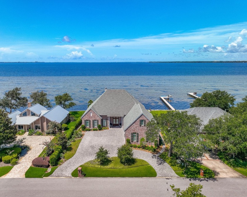 EXQUISITE custom waterfront home built by award winning Key Lime - Beach Home for sale in Niceville, Florida on Beachhouse.com