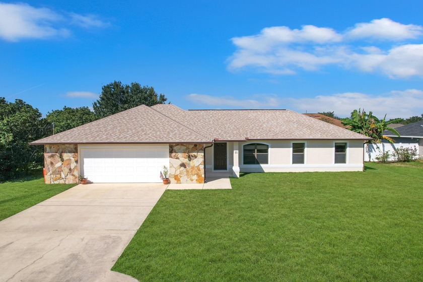 Welcome To 11 Lytton Lane! This Home Is A Charming 3-bedroom - Beach Home for sale in Palm Coast, Florida on Beachhouse.com