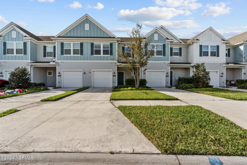 Beautiful freshly painted and upgraded townhome for sale in a - Beach Townhome/Townhouse for sale in Jacksonville, Florida on Beachhouse.com