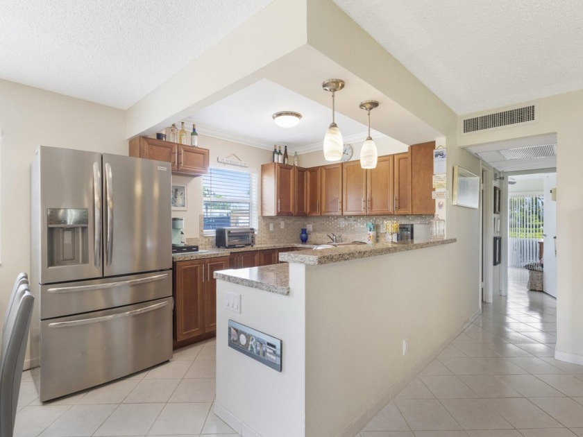 THIS IS THE ONE!!! True corner Condo  1st floor 2 Bed/2 Bath - Beach Condo for sale in Delray Beach, Florida on Beachhouse.com