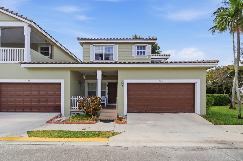 Corner Townhouse In Cinnamon Crossing 4 Beds/2.5 Baths, 2 Car - Beach Townhome/Townhouse for sale in Coral Springs, Florida on Beachhouse.com
