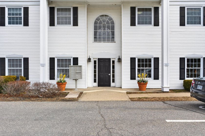 Bright and Welcoming Office Suite in Established Medical or - Beach Commercial for sale in York, Maine on Beachhouse.com
