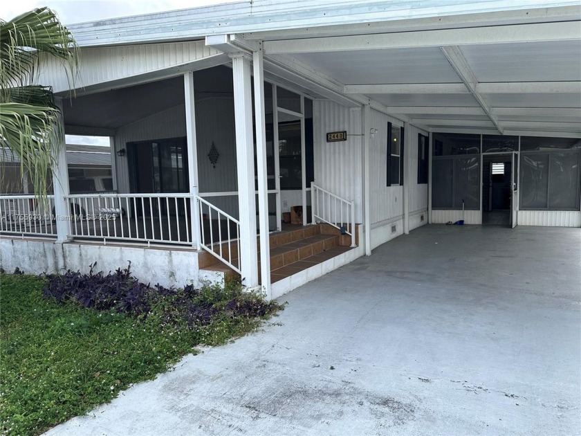 Highly desirable location in one of Dania Beach's nicest all-age - Beach Home for sale in Dania, Florida on Beachhouse.com