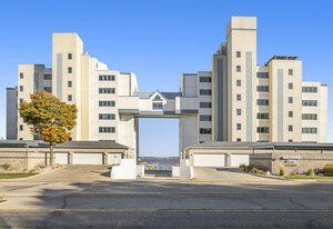 BOATERS DREAM! Prime waterfront Condo on Muskegon Lake-Ready for - Beach Condo for sale in Muskegon, Michigan on Beachhouse.com