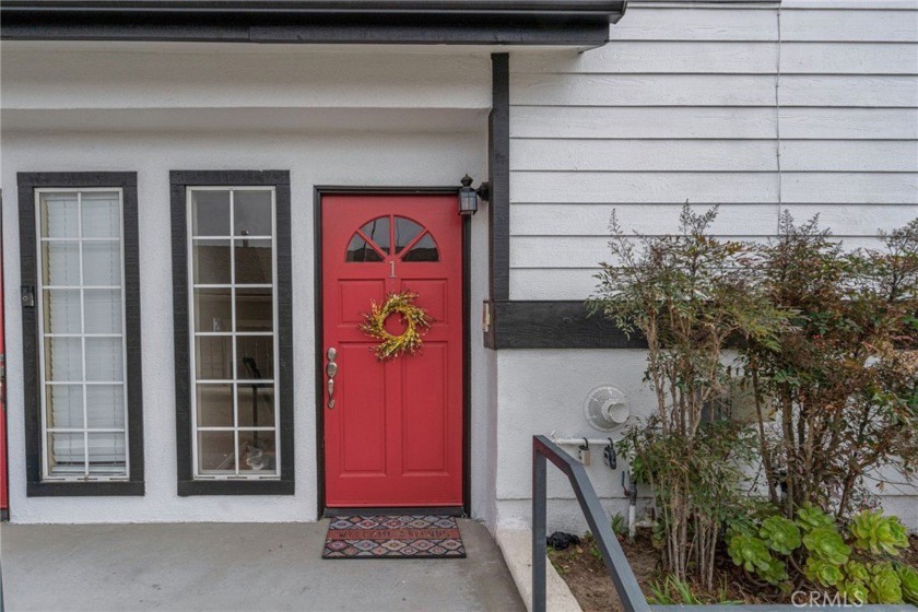 Welcome to this inviting front-unit multi-level townhome - Beach Townhome/Townhouse for sale in San Pedro, California on Beachhouse.com